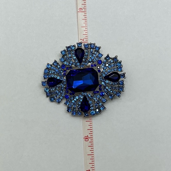 Blue Rhinestone Cross/Flower Brooch - Picture 7 of 8